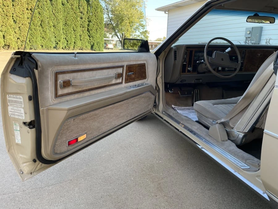 1985 Buick Riviera 4th-7th Gen - Image 14 of 26
