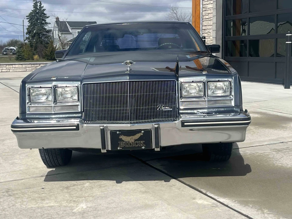 1985 Buick Riviera 4th-7th Gen - Image 10 of 31