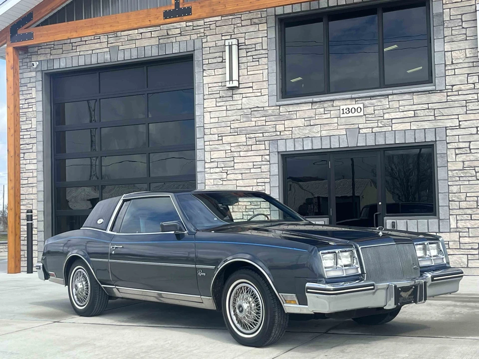 1985 Buick Riviera 4th-7th Gen - Image 11 of 31