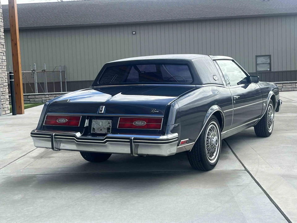 1985 Buick Riviera 4th-7th Gen - Image 4 of 31