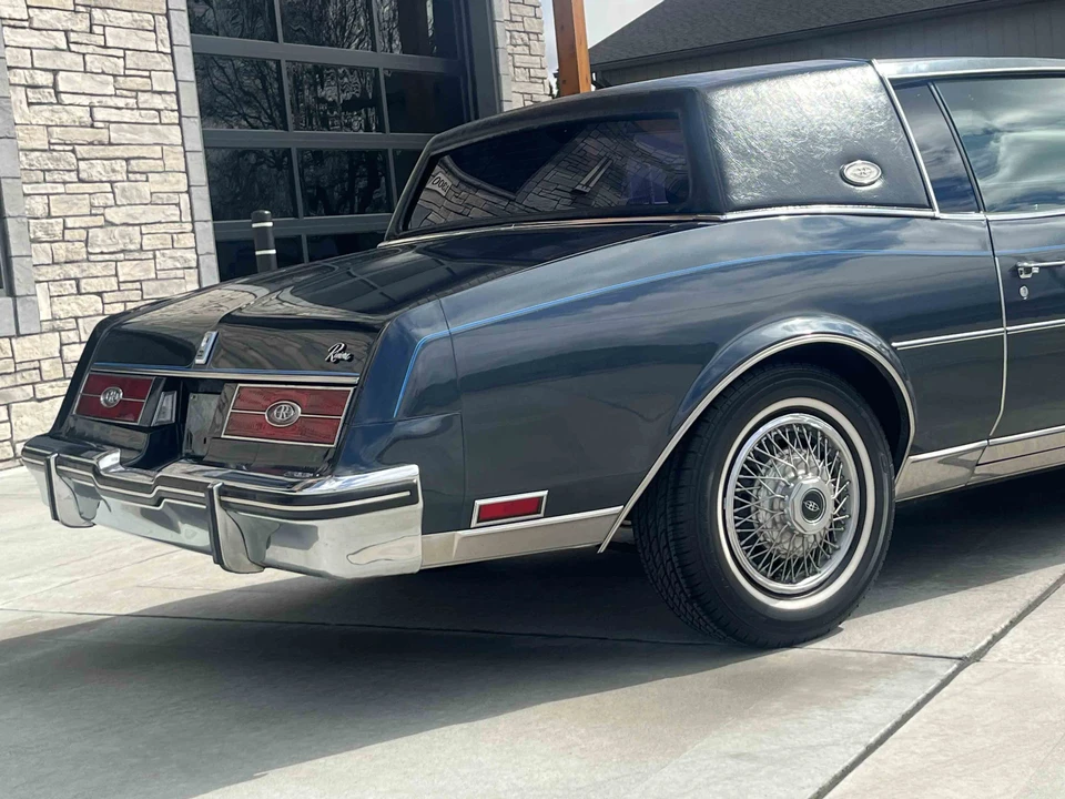 1985 Buick Riviera 4th-7th Gen - Image 22 of 31