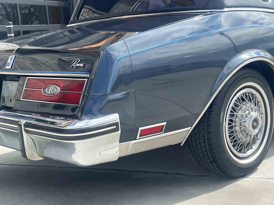 1985 Buick Riviera 4th-7th Gen - Image 23 of 31