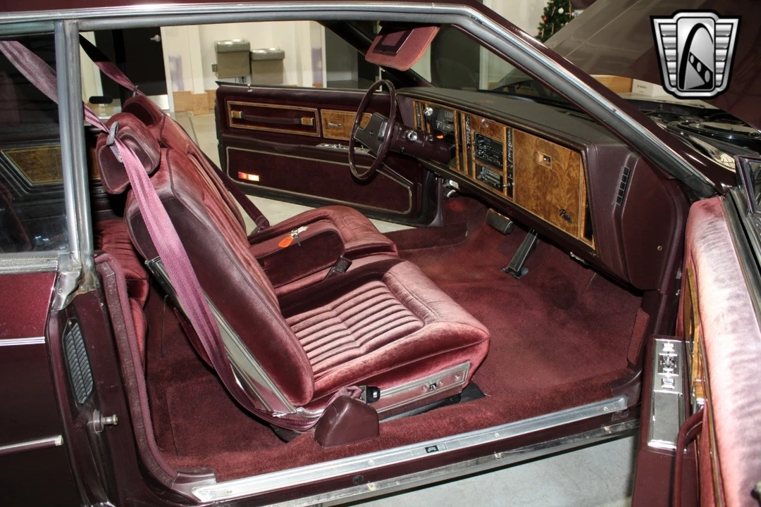 1985 Buick Riviera 4th-7th Gen - Image 9 of 12