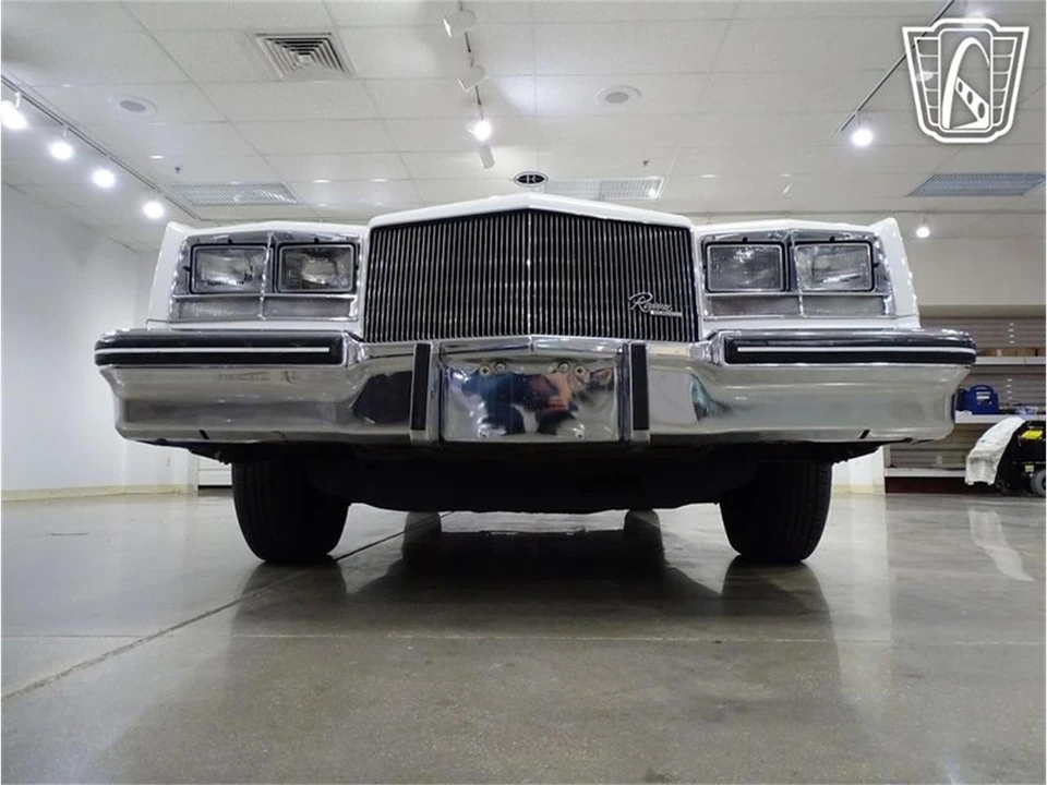 1985 Buick Riviera 4th-7th Gen - Image 26 of 31
