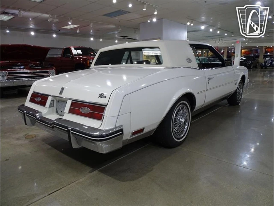 1985 Buick Riviera 4th-7th Gen - Image 16 of 31