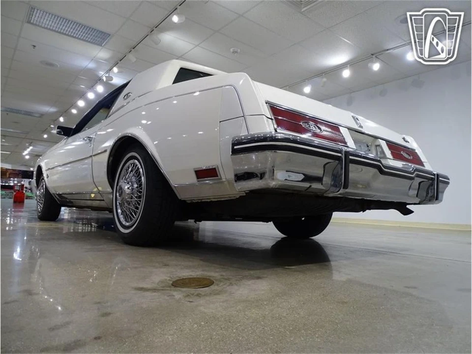 1985 Buick Riviera 4th-7th Gen - Image 11 of 31