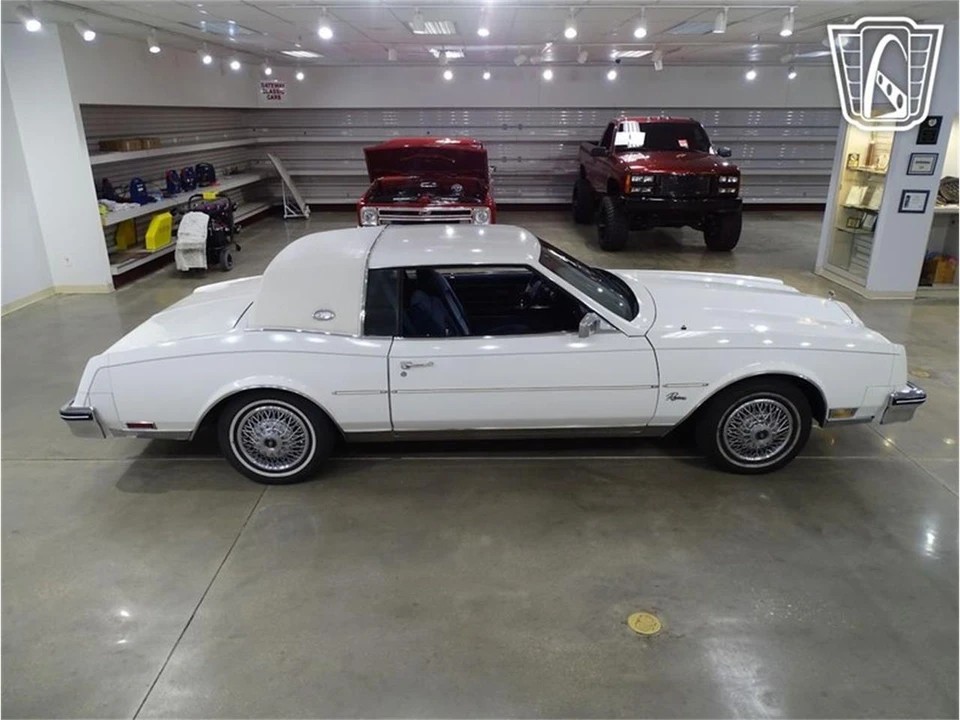 1985 Buick Riviera 4th-7th Gen - Image 18 of 31