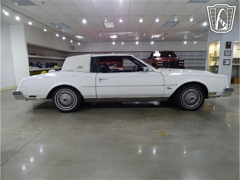 1985 Buick Riviera 4th-7th Gen - Image 19 of 31