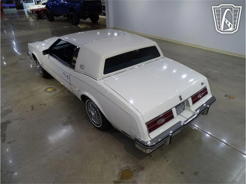 1985 Buick Riviera 4th-7th Gen - Image 9 of 31