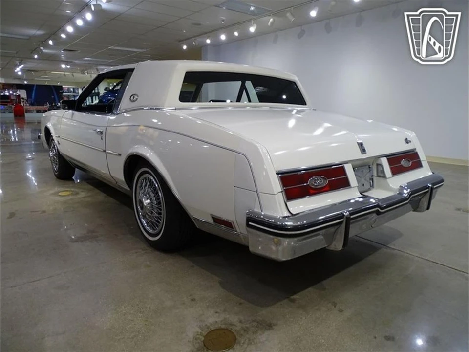 1985 Buick Riviera 4th-7th Gen - Image 10 of 31