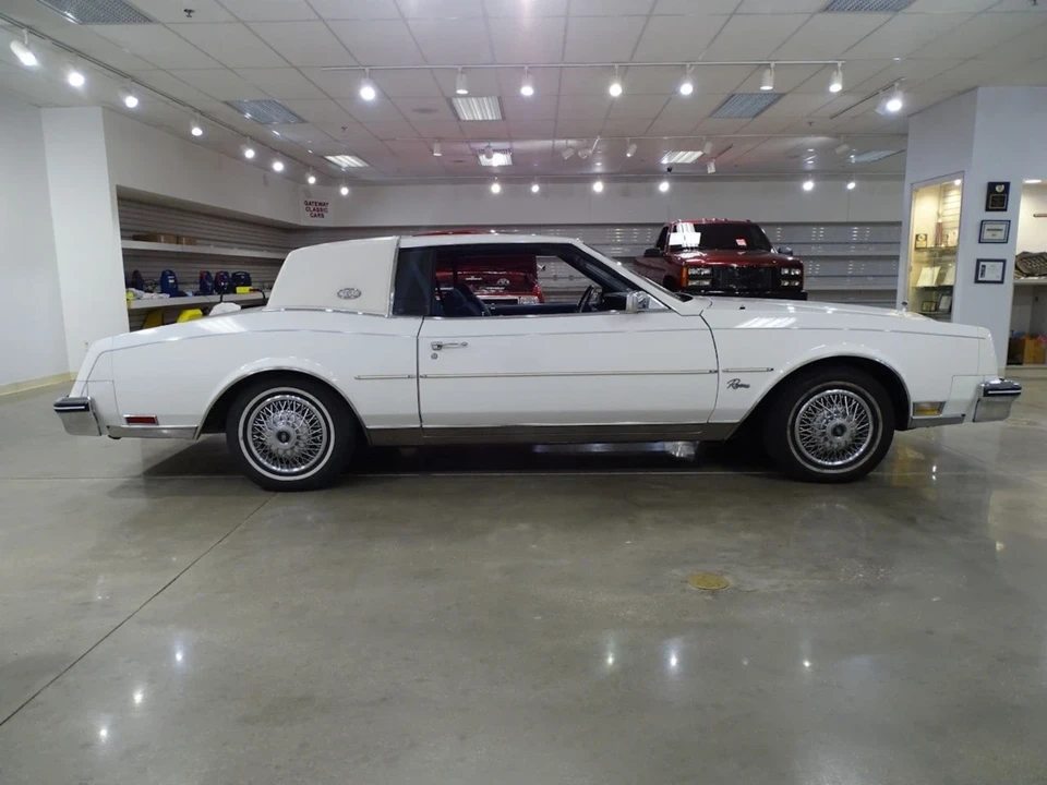 1985 Buick Riviera 4th-7th Gen - Image 9 of 21