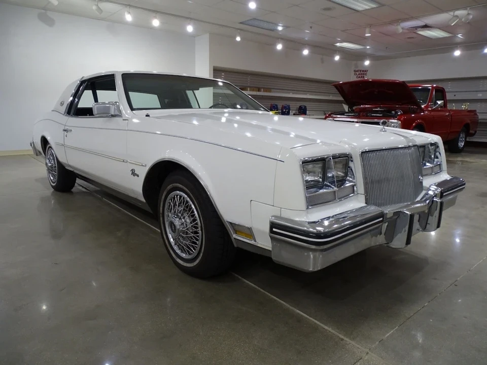 1985 Buick Riviera 4th-7th Gen - Image 10 of 21