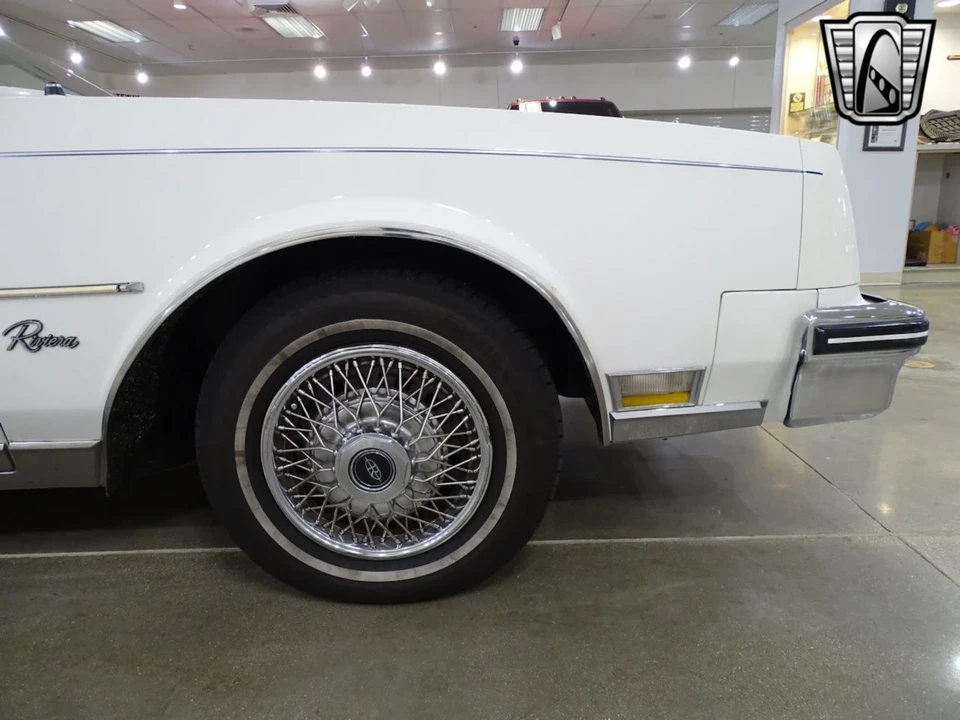 1985 Buick Riviera 4th-7th Gen - Image 16 of 21