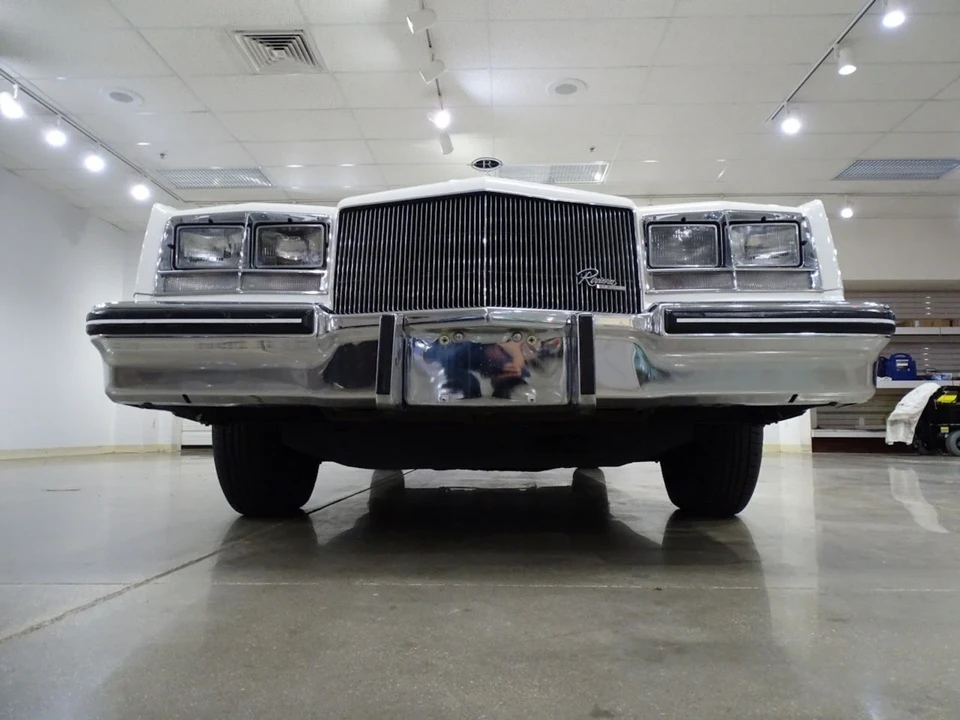 1985 Buick Riviera 4th-7th Gen - Image 11 of 21