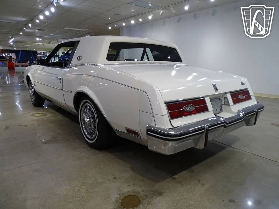 1985 Buick Riviera 4th-7th Gen - Image 11 of 12