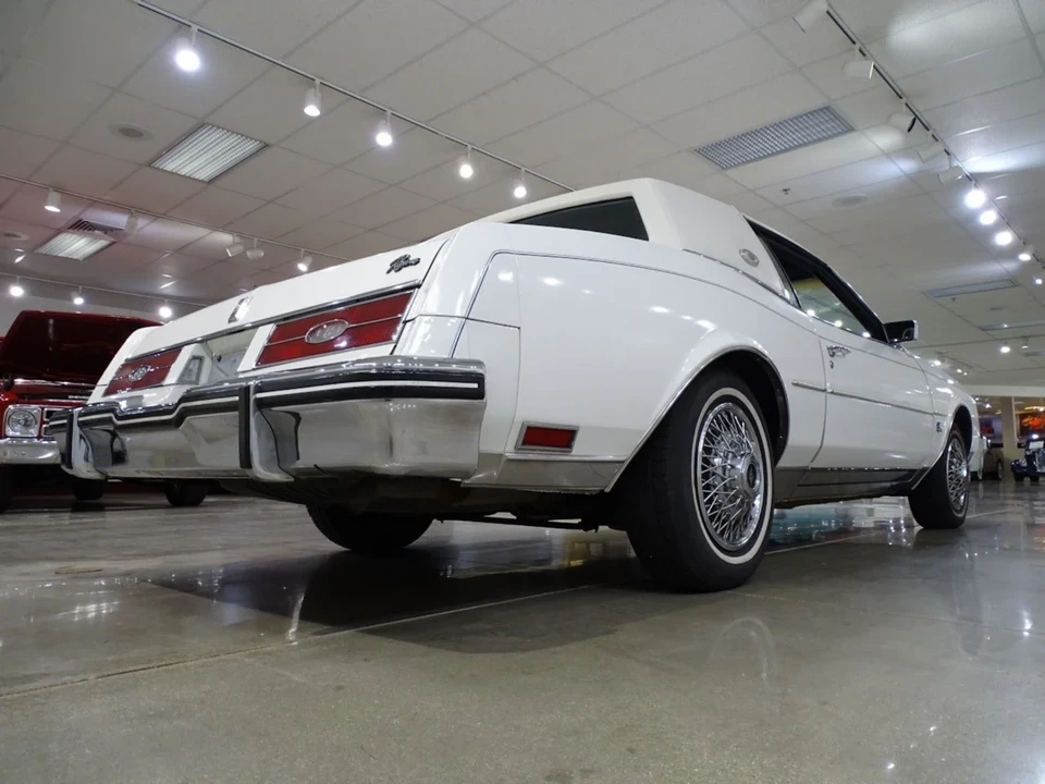 1985 Buick Riviera 4th-7th Gen - Image 8 of 21