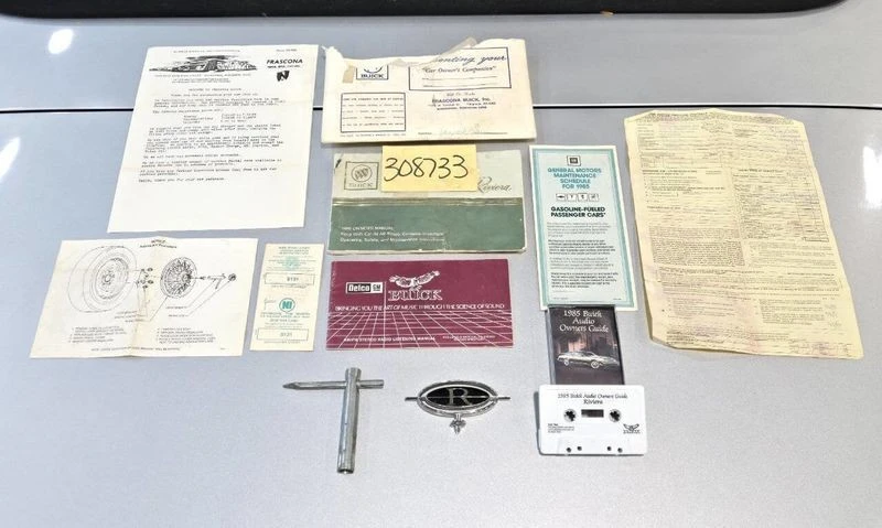 1985 Buick Riviera 4th-7th Gen - Image 5 of 12