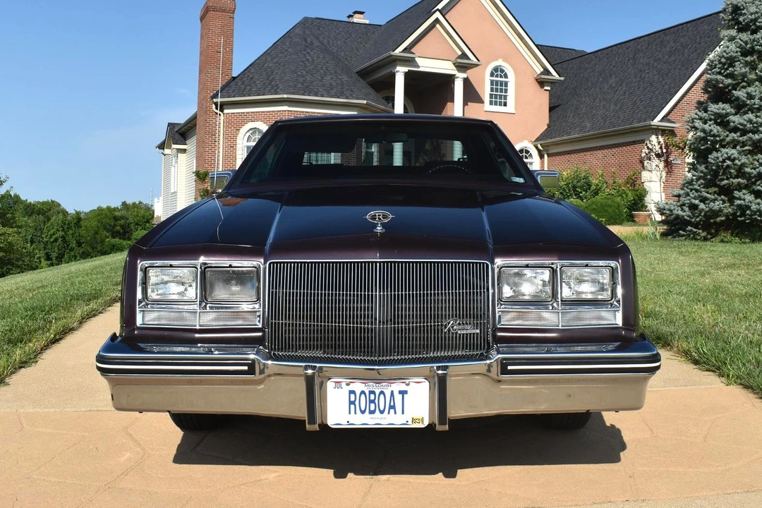 1985 Buick Riviera 4th-7th Gen - Image 2 of 5