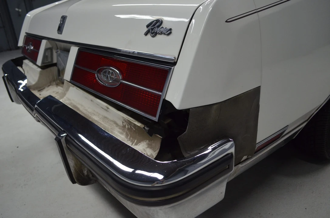 1985 Buick Riviera 4th-7th Gen - Image 15 of 31