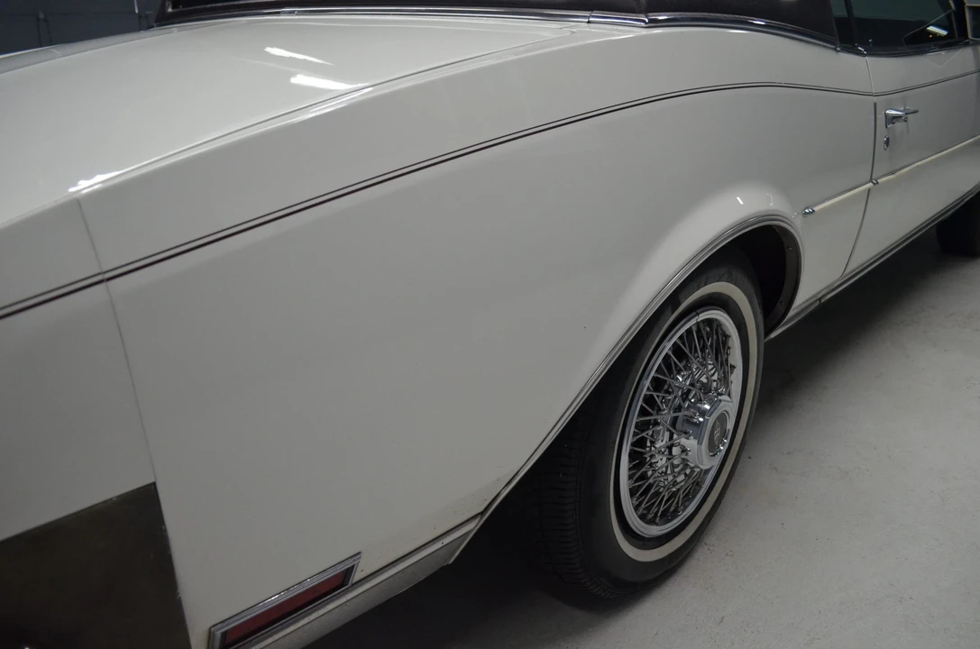 1985 Buick Riviera 4th-7th Gen - Image 16 of 31