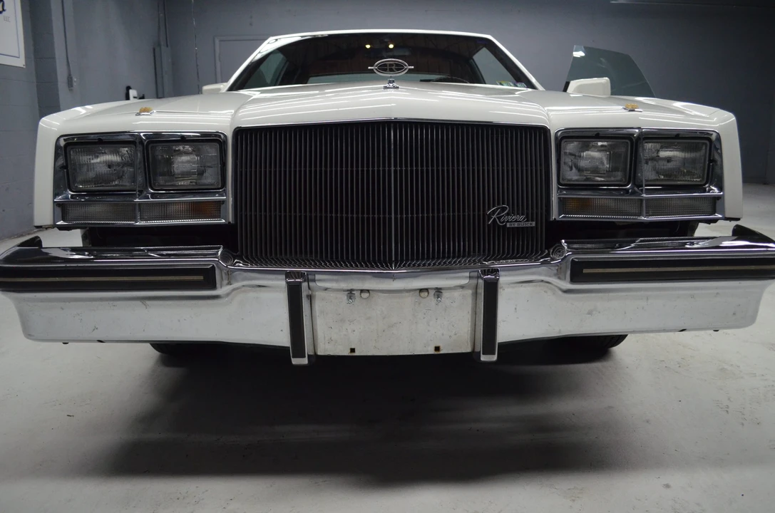 1985 Buick Riviera 4th-7th Gen - Image 26 of 31