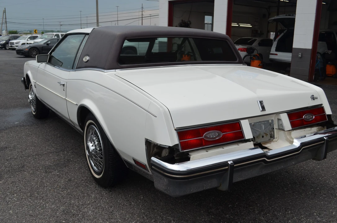 1985 Buick Riviera 4th-7th Gen - Image 11 of 31
