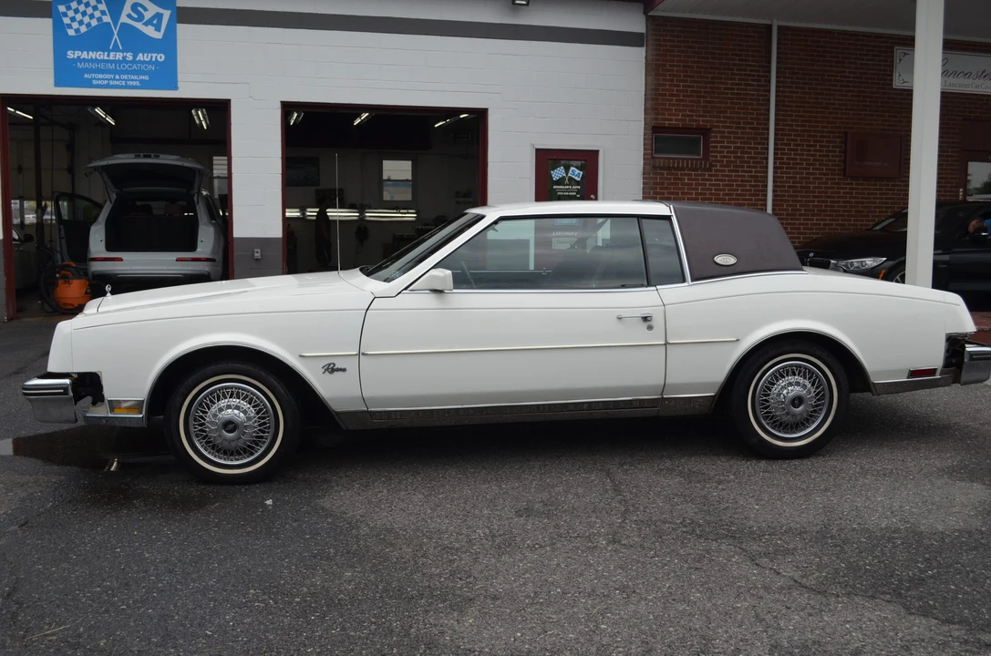 1985 Buick Riviera 4th-7th Gen - Image 10 of 31