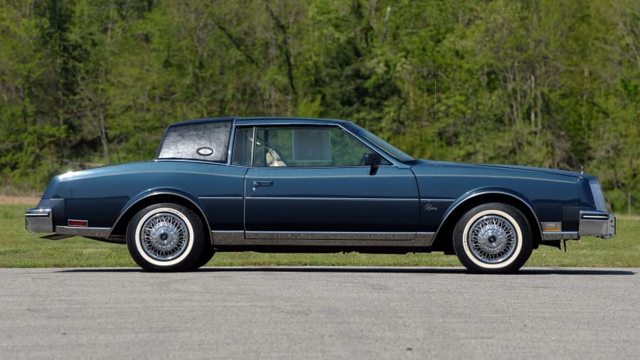 1985 Buick Riviera 4th-7th Gen - Image 2 of 31
