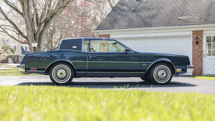 1985 Buick Riviera 4th-7th Gen - Image 4 of 28