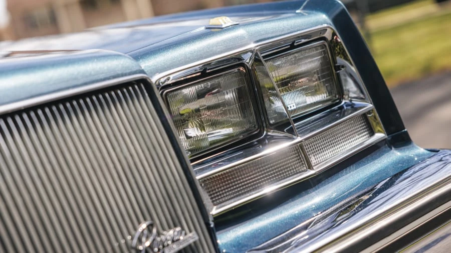 1985 Buick Riviera 4th-7th Gen - Image 9 of 28