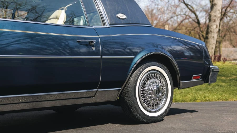 1985 Buick Riviera 4th-7th Gen - Image 13 of 28