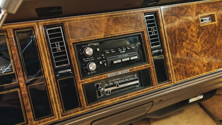 1985 Buick Riviera 4th-7th Gen - Image 20 of 28