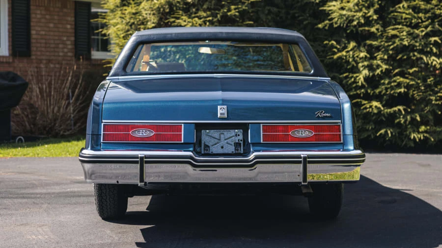 1985 Buick Riviera 4th-7th Gen - Image 16 of 28