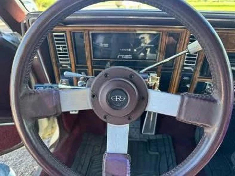 1985 Buick Riviera 4th-7th Gen - Image 5 of 12