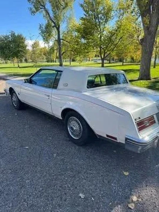 1985 Buick Riviera 4th-7th Gen - Image 4 of 12