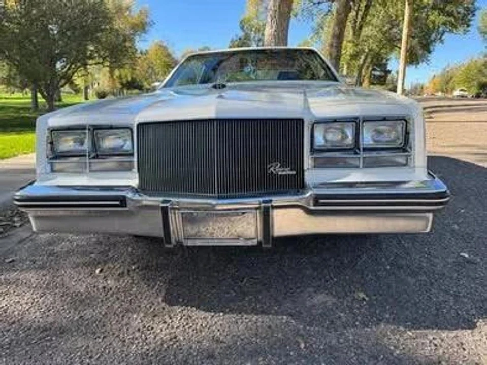 1985 Buick Riviera 4th-7th Gen - Image 2 of 12