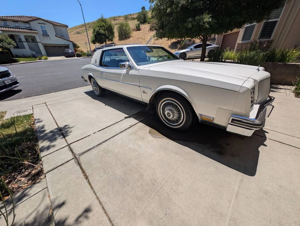 1985 Buick Riviera 4th-7th Gen - Image 7 of 18