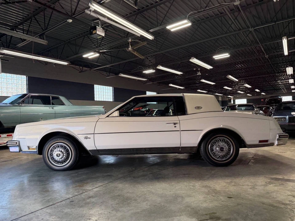 1985 Buick Riviera 4th-7th Gen - Image 2 of 21