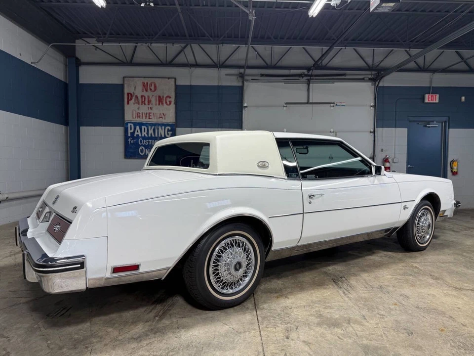 1985 Buick Riviera 4th-7th Gen - Image 9 of 21