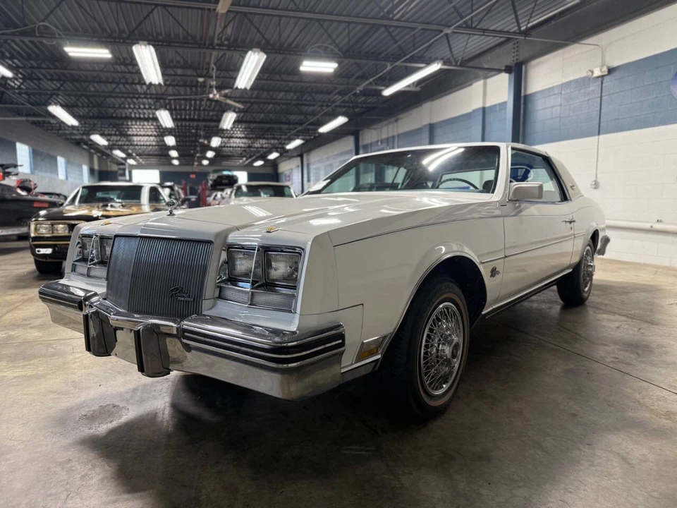 1985 Buick Riviera 4th-7th Gen - Image 4 of 21