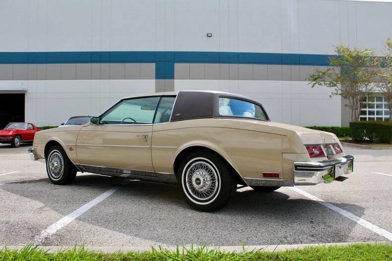 1985 Buick Riviera 4th-7th Gen - Image 10 of 12