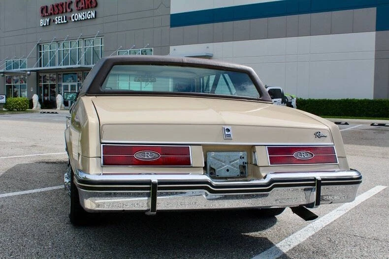 1985 Buick Riviera 4th-7th Gen - Image 13 of 21