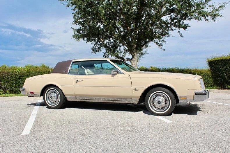 1985 Buick Riviera 4th-7th Gen - Image 3 of 12