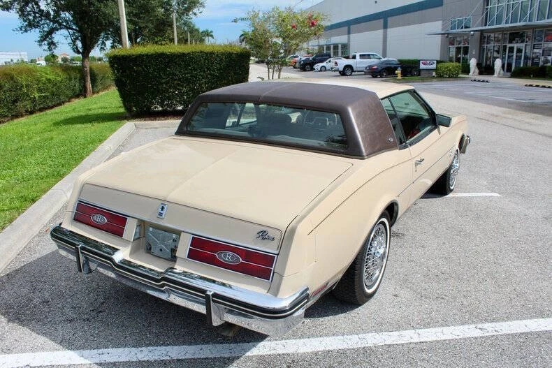 1985 Buick Riviera 4th-7th Gen - Image 17 of 21