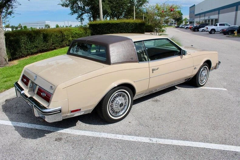 1985 Buick Riviera 4th-7th Gen - Image 18 of 21