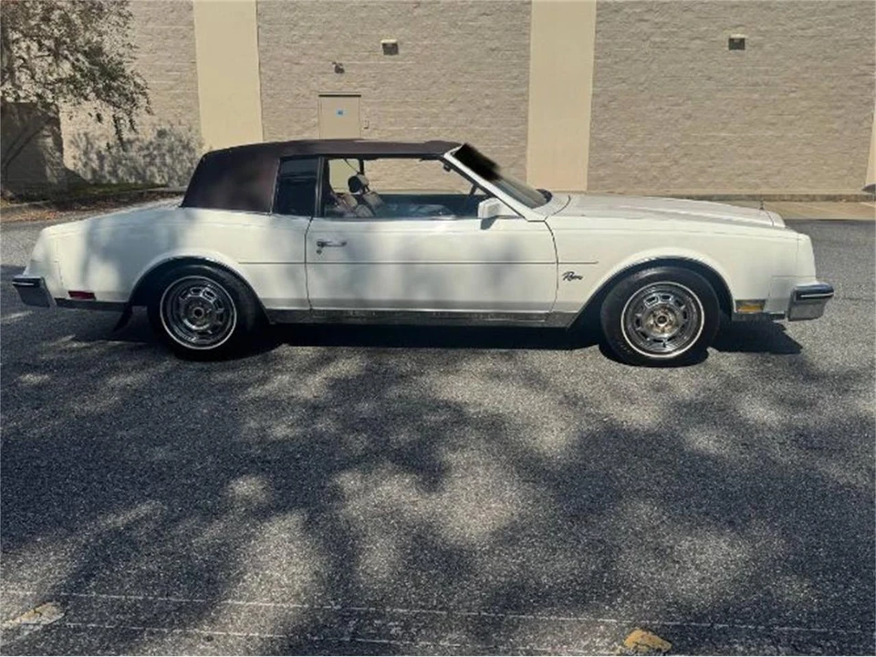 1985 Buick Riviera 4th-7th Gen - Image 2 of 7