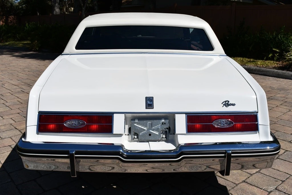 1985 Buick Riviera 4th-7th Gen - Image 10 of 24