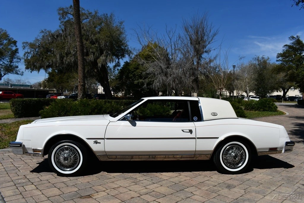 1985 Buick Riviera 4th-7th Gen - Image 4 of 21