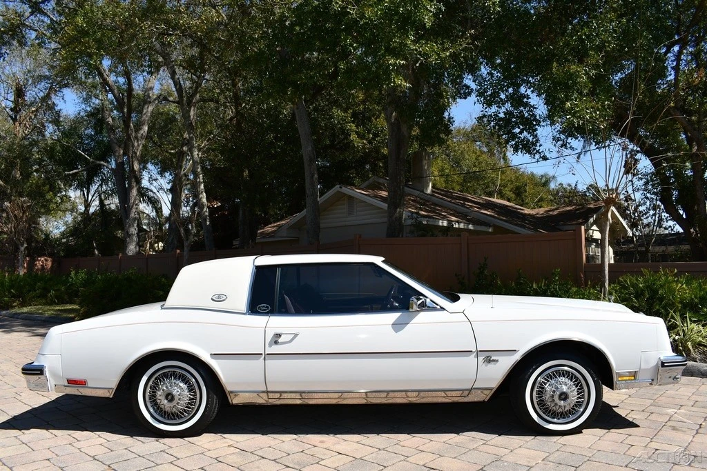 1985 Buick Riviera 4th-7th Gen - Image 4 of 24