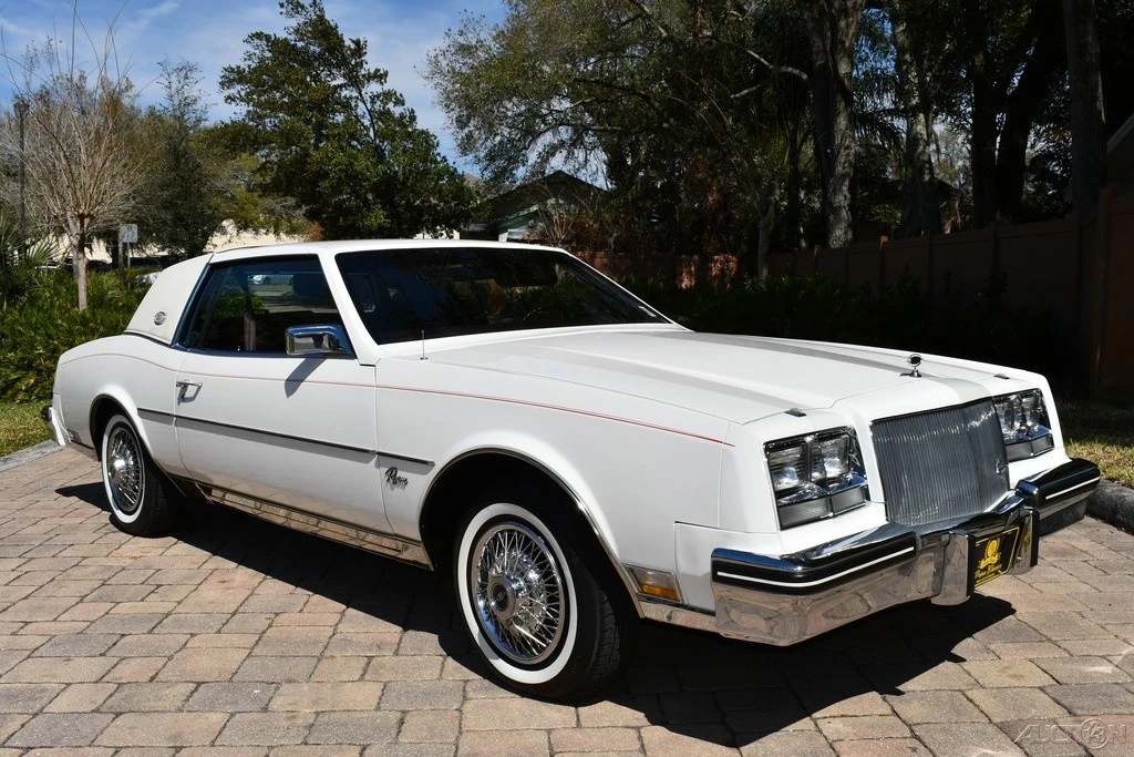 1985 Buick Riviera 4th-7th Gen - Image 2 of 24